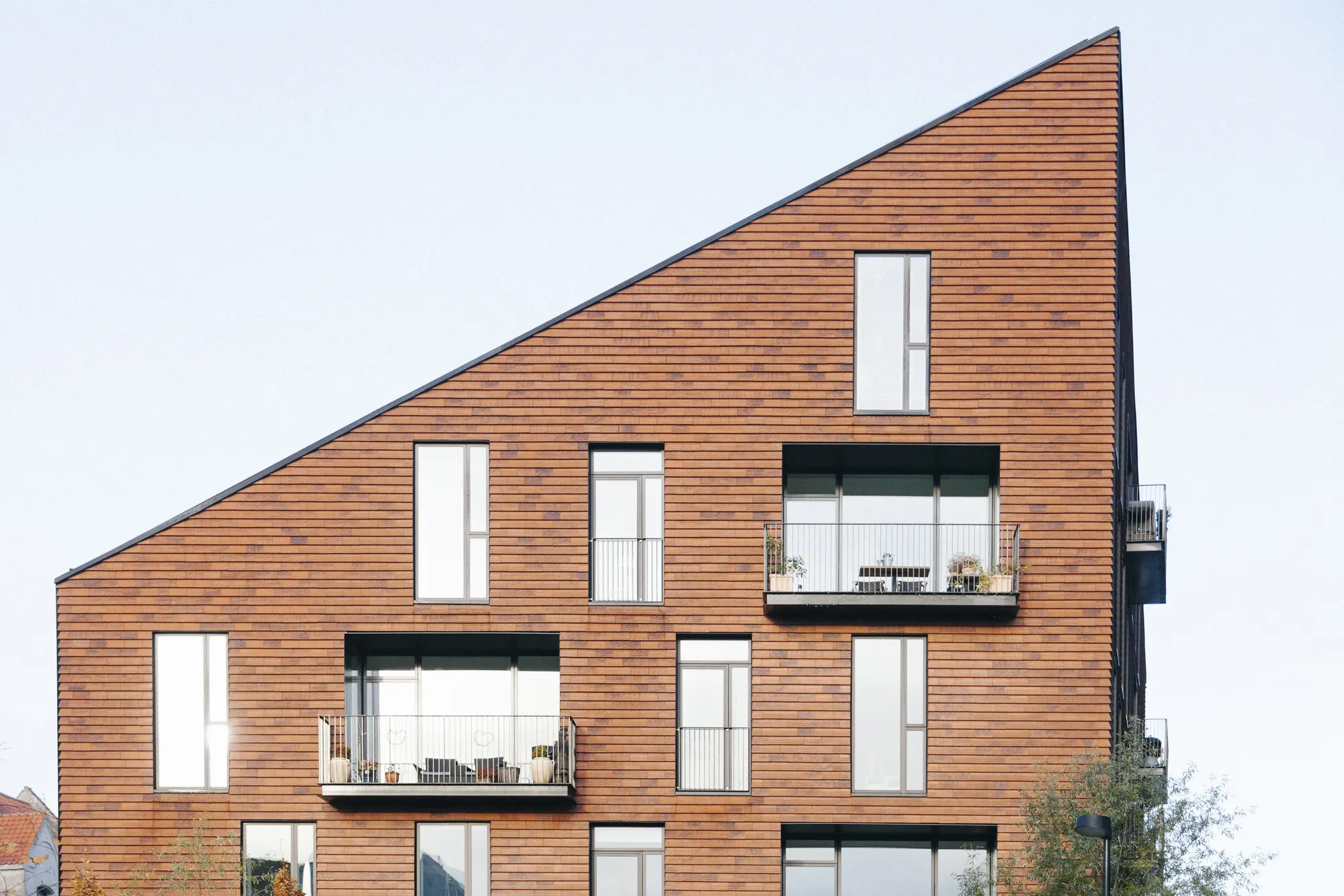 facade diagnostics contemporary-building-with-angular-roof